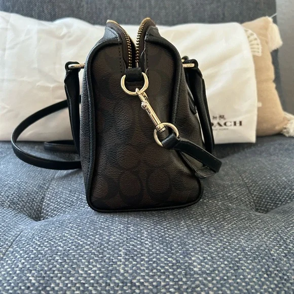 Authentic Coach Purse/crossbody - Picture 4 of 6